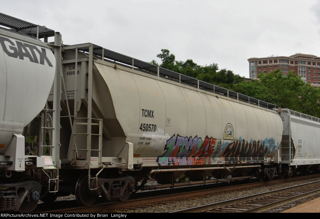 450570